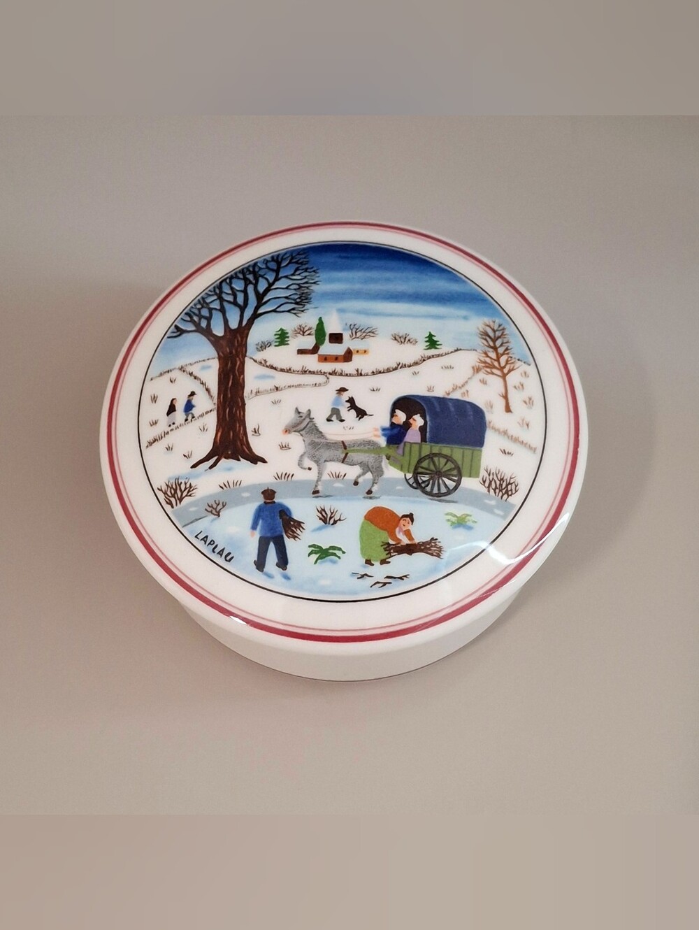 Vintage Villeroy & Boch Naif Christmas Porcelain Lidded Trinket Box